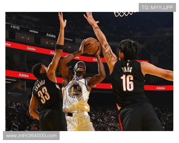 约基奇妙传助攻 约翰逊三分精准入网助球队拉开差距